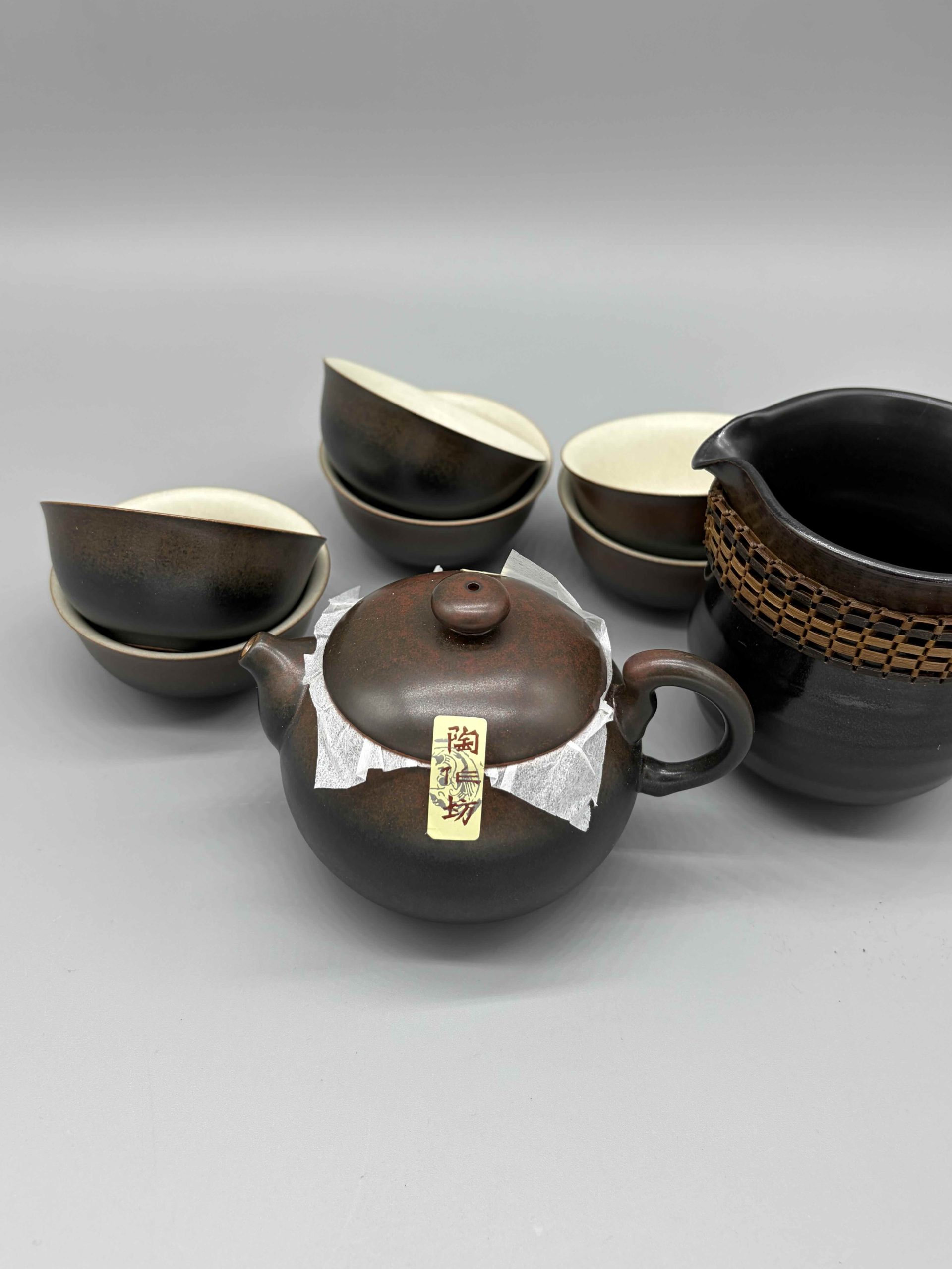 Lin’s Ceramic Studio Tea set with Cha Hai and six cups (Red Black) - Image 3
