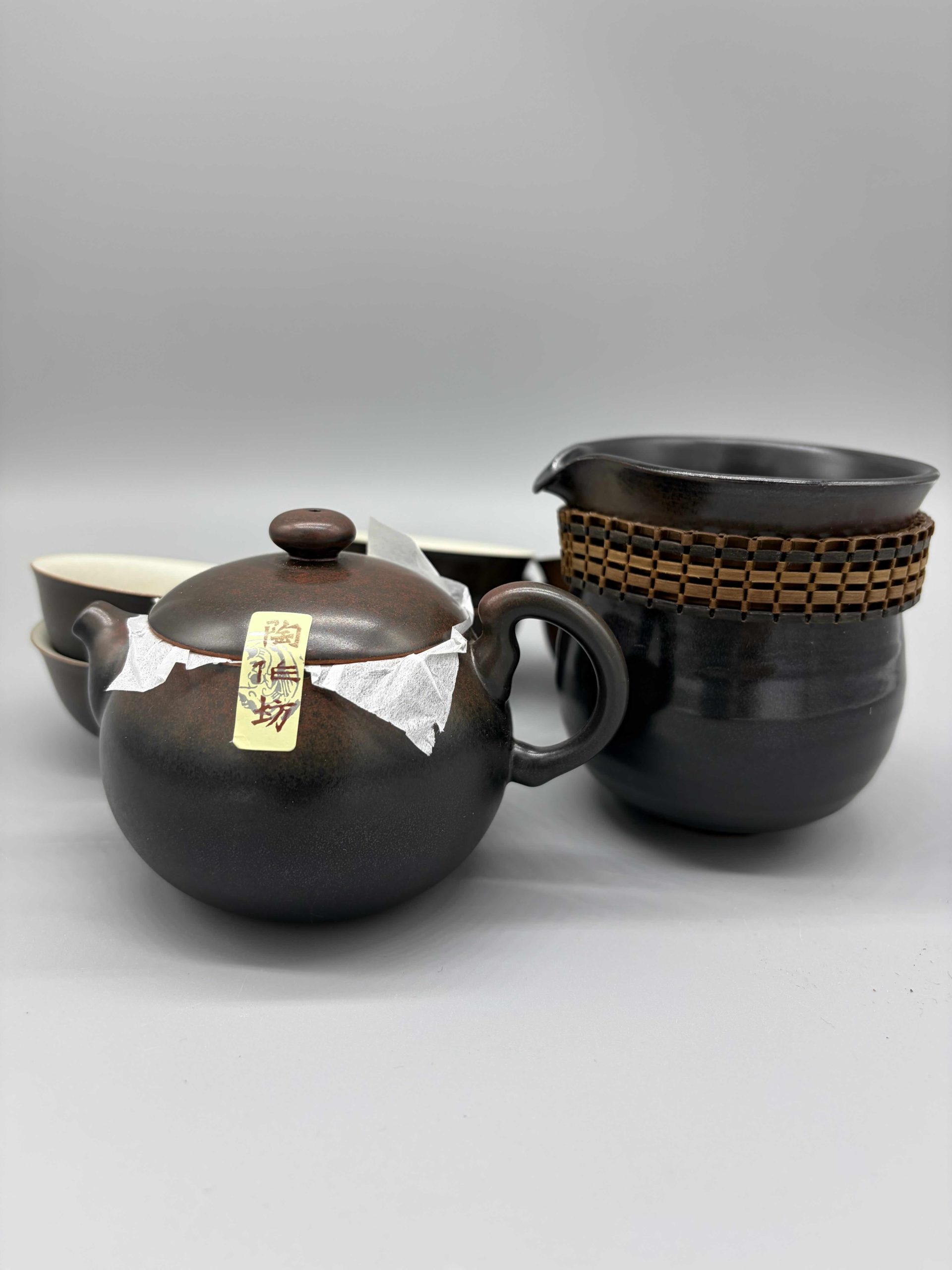 Lin’s Ceramic Studio Tea set with Cha Hai and six cups (Red Black) - Image 2