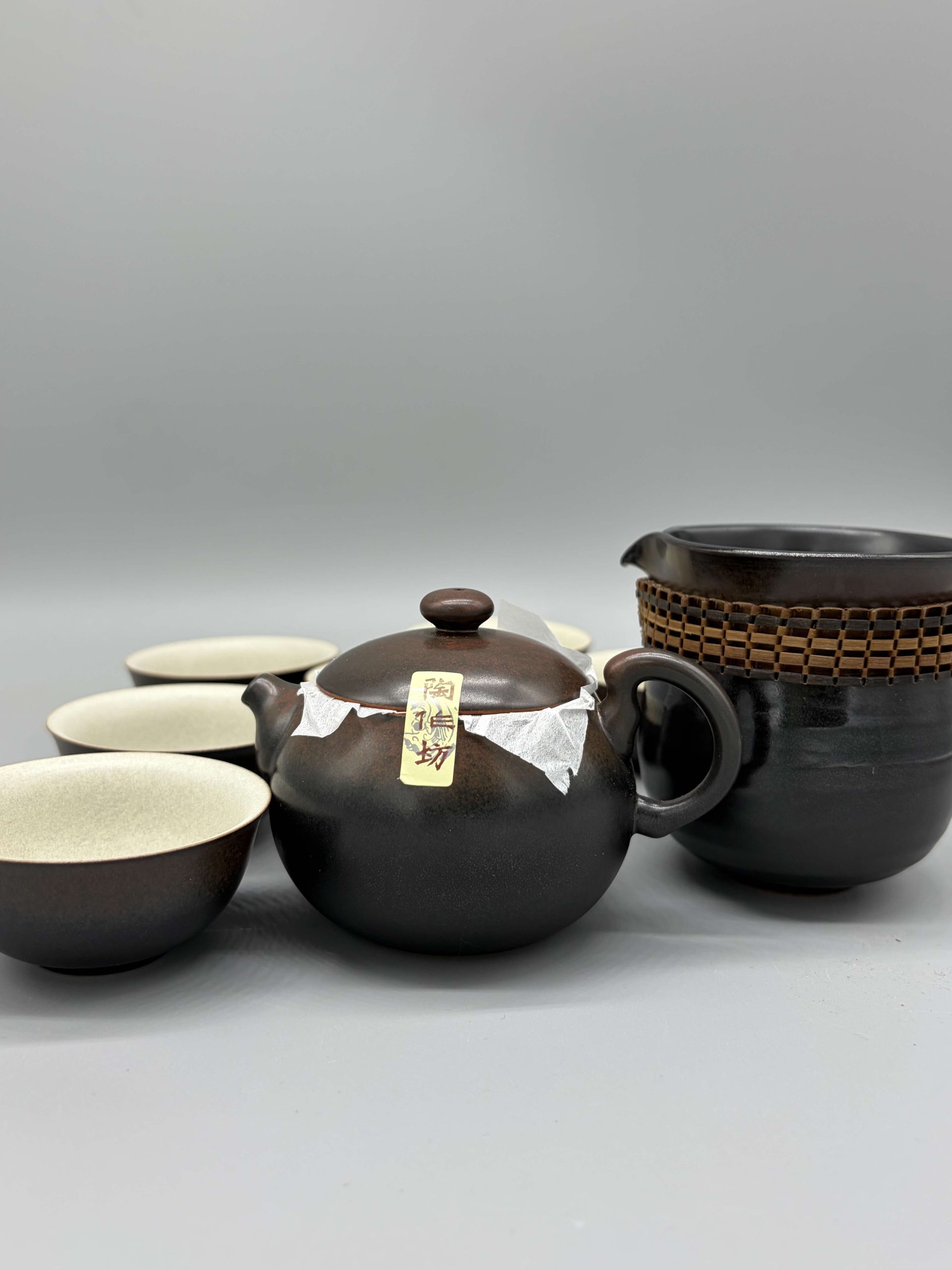 Lin’s Ceramic Studio Tea set with Cha Hai and six cups (Red Black)